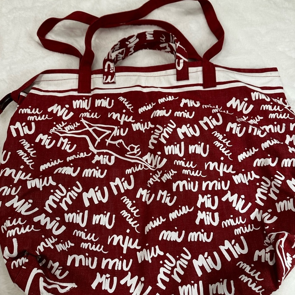 Miu Miu red and White Graphic Tote with zipper and tag-no dust bag - Picture 8 of 13